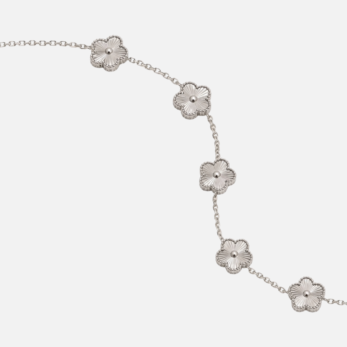 Trèfle Bracelet Silver & Pearl by Mizuki, view 3