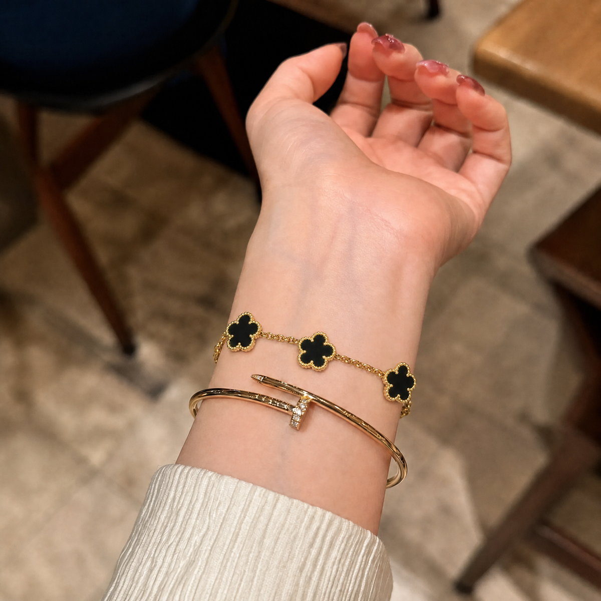 Trèfle Bracelet Gold & Onyx by Mizuki, view 7